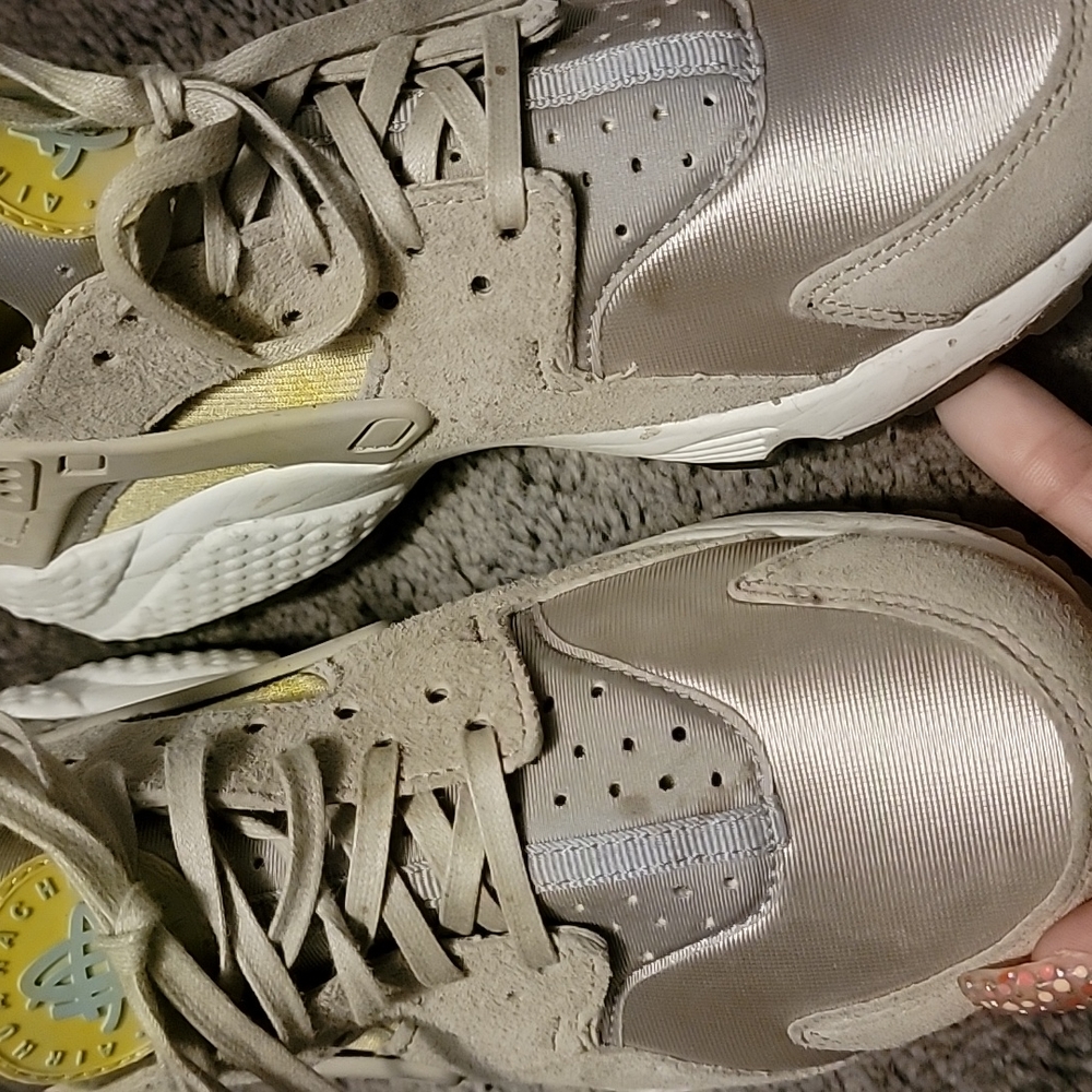 Sneakers - Picture 6 of 6